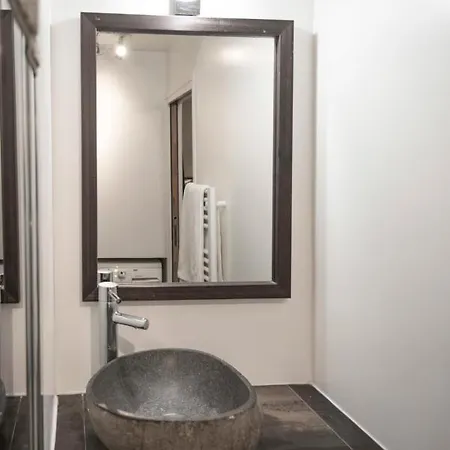Apartment Design Studio Near Montmartre Paris